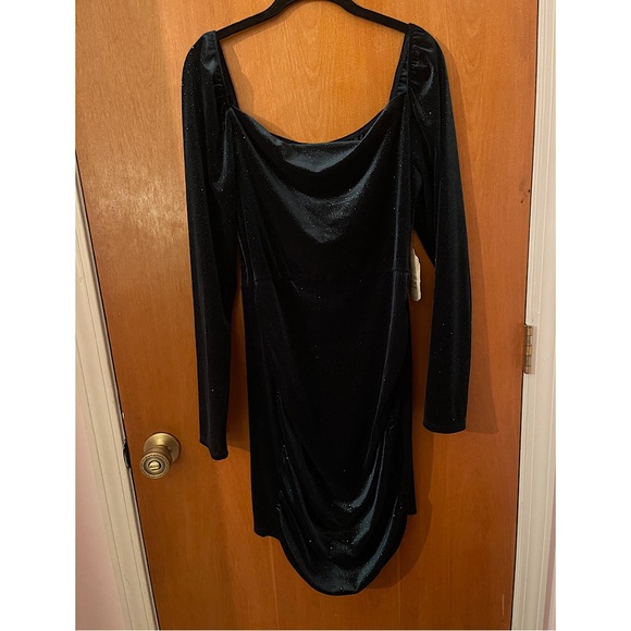 Altar’d State Long Sleeve Formal Dress - Picture 2 of 4